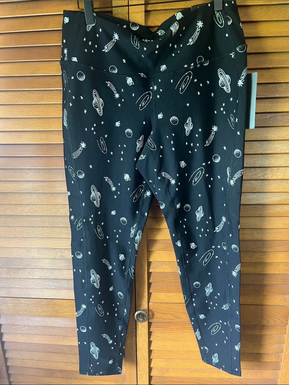 Torrid Black Space & Planet Print Ladies Leggings Size 1- 14/16 NWT